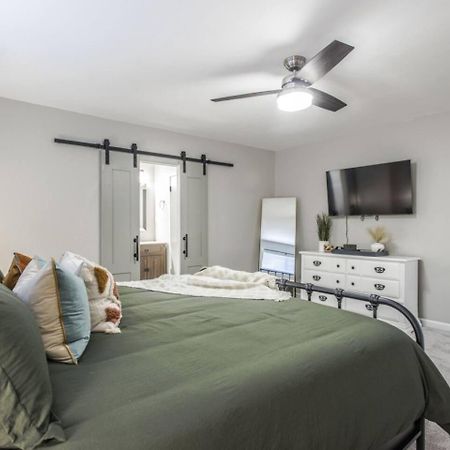 New Hummingbird Haven - Nw Okc, Billiards, Firepit Villa Оклахома Сити Екстериор снимка