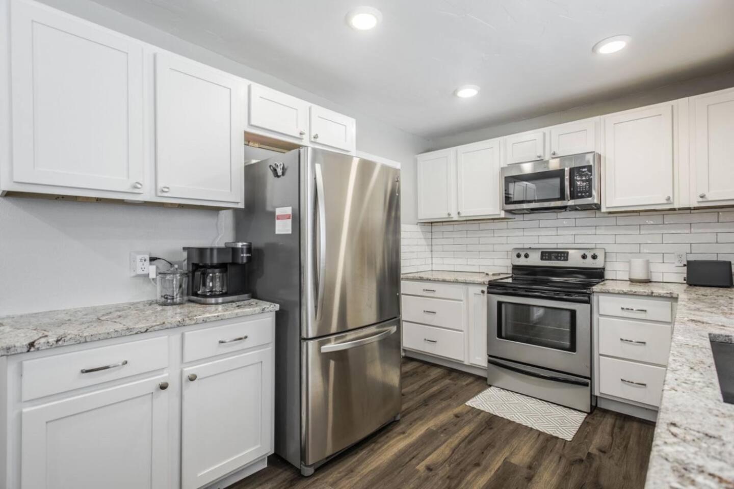 New Hummingbird Haven - Nw Okc, Billiards, Firepit Villa Оклахома Сити Екстериор снимка