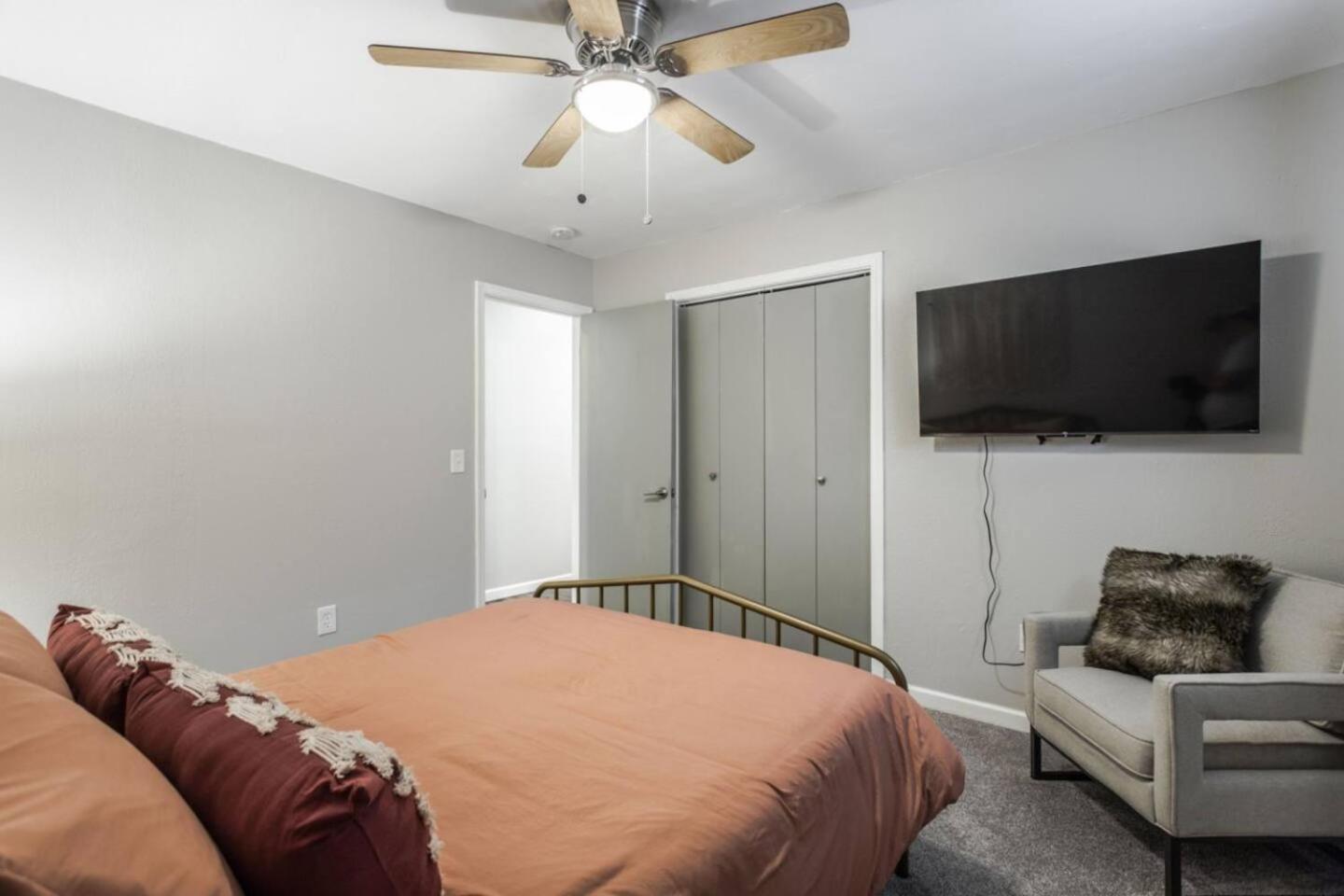 New Hummingbird Haven - Nw Okc, Billiards, Firepit Villa Оклахома Сити Екстериор снимка