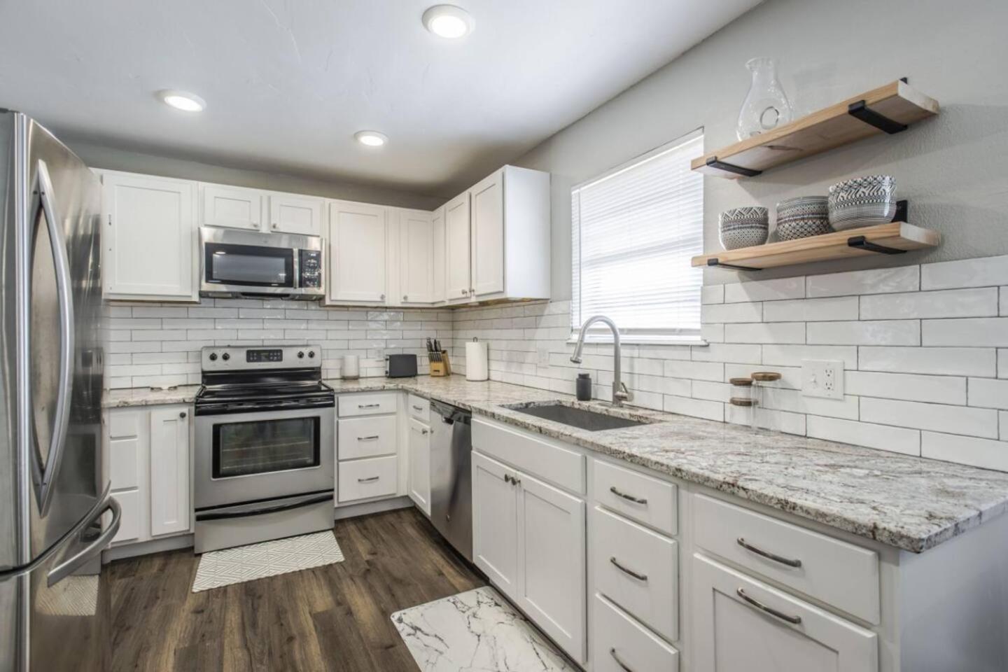 New Hummingbird Haven - Nw Okc, Billiards, Firepit Villa Оклахома Сити Екстериор снимка