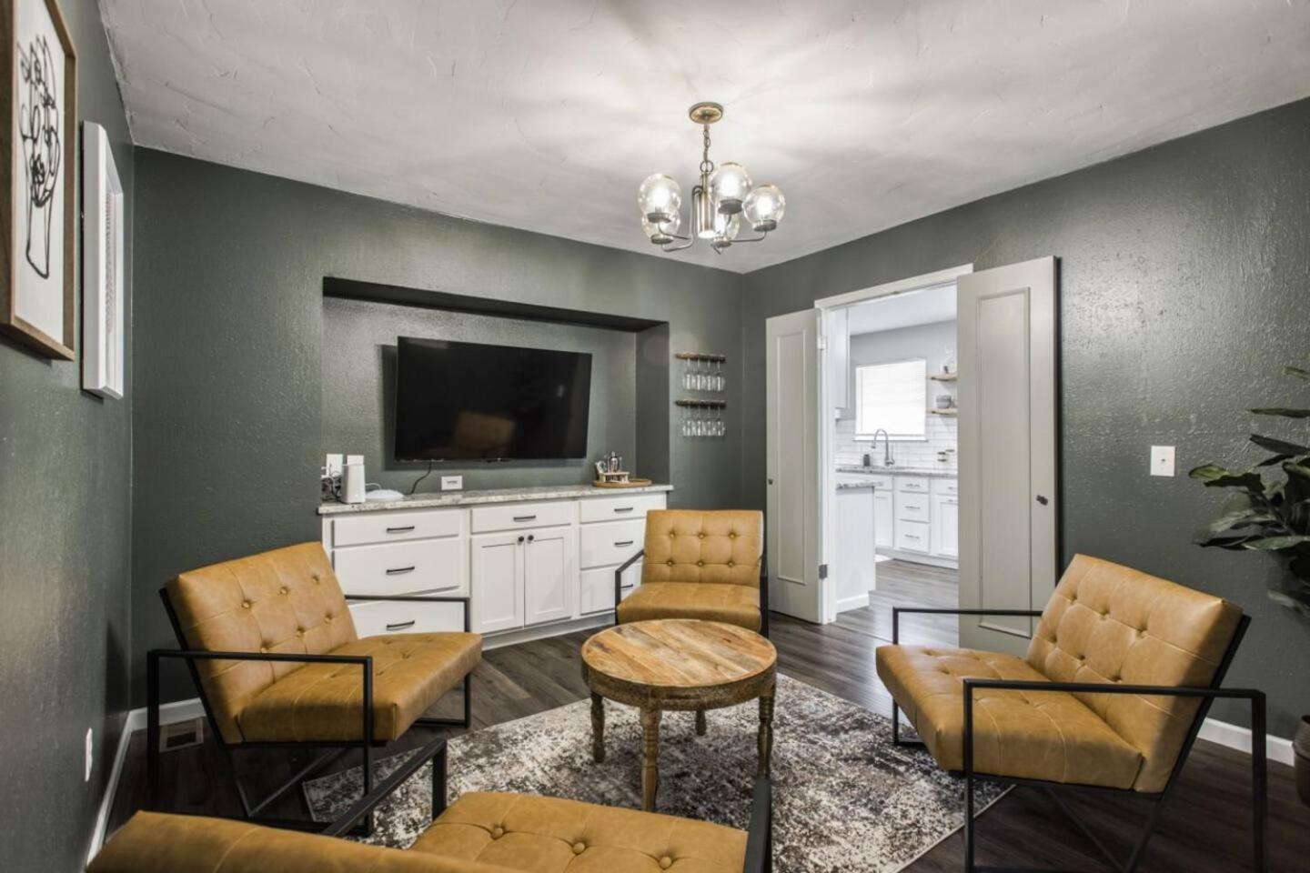 New Hummingbird Haven - Nw Okc, Billiards, Firepit Villa Оклахома Сити Екстериор снимка